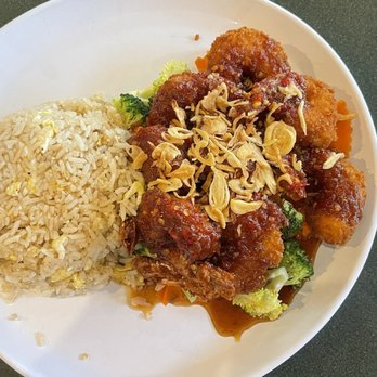 Thai Papaya - TAMARIND SHRIMPS BATTERED JUMBO SHRIMP, CHEF SPECIAL TAMARIND SAUCE, BROCCOLI,CARROT, FRIED RED ONION - Thai Near Me - Allen, Texas Thai Papaya - TAMARIND SHRIMPS BATTERED JUMBO SHRIMP, CHEF SPECIAL TAMARIND SAUCE, BROCCOLI,CARROT, FRIED RED ONION - Thai Near Me - Allen, Texas