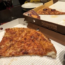 Pizzabakeren - Devoured the pizzas!!!!