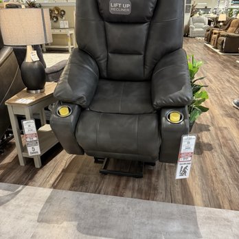 American Furniture Warehouse - Lift chair. - Furniture Stores Near Me - Conroe, Texas