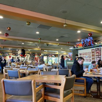 Penfold's Café - Inside - Breakfast & Brunch Near Me - Temecula, California