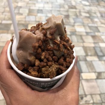 Pressed Juicery - Strawberry and Vanilla with pralines and granola - Juice Bars & Smoothies Near Me - Honolulu, Hawaii Pressed Juicery - Strawberry and Vanilla with pralines and granola - Juice Bars & Smoothies Near Me - Honolulu, Hawaii