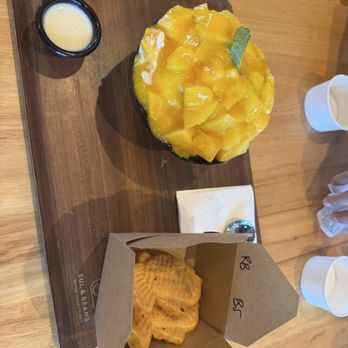 Sul & Beans - Mango bingsoo and taiyaki - Desserts Near Me - Las Vegas, Nevada Sul & Beans - Mango bingsoo and taiyaki - Desserts Near Me - Las Vegas, Nevada