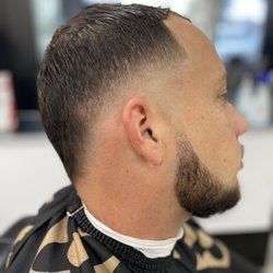 Kissimmee Barbershop - Crisspy clean v cut !!