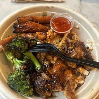 Dig Inn - Hot honey chicken plate - New American Near Me - New York, New York