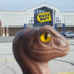 Best Buy North Olmsted - Bob the Raptor Says "Mammals come here for Computers and TV'S and stuff."