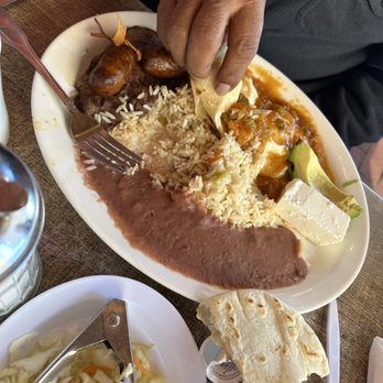 Paseo San Miguel - Salvadoran Near Me - Los Angeles, California