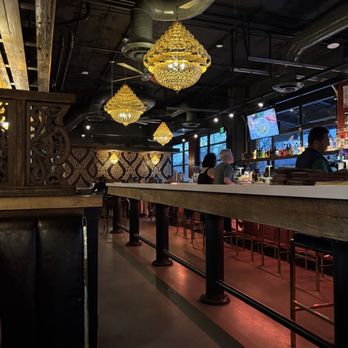 Som Dee Thai Kitchen & Bar - Thai Near Me - Denver, Colorado