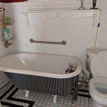 Cedar Hills Bed & Breakfast - Bathroom #1 - Hotels Near Me - Globe, Arizona
