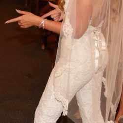 Thu did an amazing job altering my jumpsuit for my Vegas elopement!
