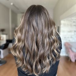 Annabelle Rose Beauty - Full head of blended highlights