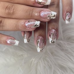 La Noir Nails and Lashes - Gel builder and design