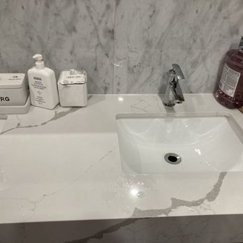 Happy Valley Village - The washrooms have dental floss, mouthwash, and body / hand lotion. - Chinese Near Me - Toronto, Ontario Happy Valley Village - The washrooms have dental floss, mouthwash, and body / hand lotion. - Chinese Near Me - Toronto, Ontario