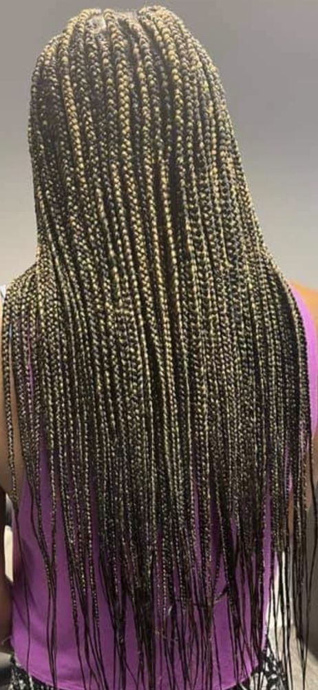 Emefa Braiding Studio Logo