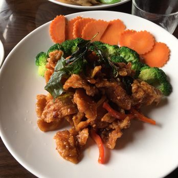 Thai Heaven Restaurant - Chicken - Thai Near Me - Catonsville, Maryland