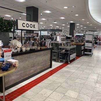 Macy's - Department Stores Near Me - Braintree, Massachusetts