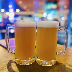 Mandango's Sports Bar & Grill - Cold beer