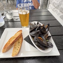 Taxman Brewery - Muscles cooked in garlic wine sauce they were delicious and a good IPA