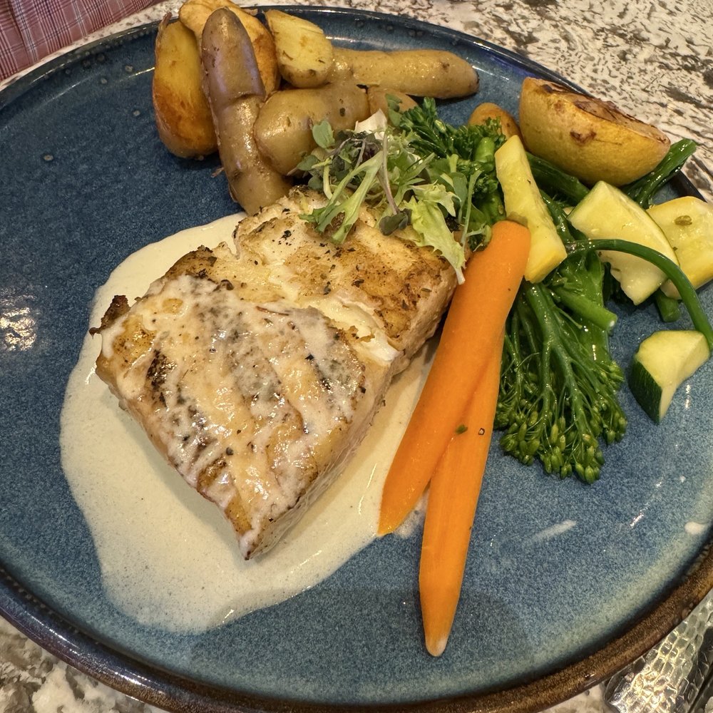 Oceano - Halibut with potatoes and veggies - Seafood Near Me - Reno, Nevada Oceano - Halibut with potatoes and veggies - Seafood Near Me - Reno, Nevada