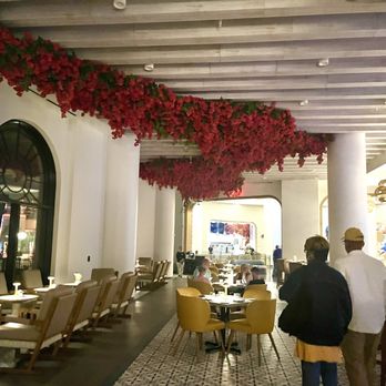 Flora Taverna - Interior - Mediterranean Near Me - Orlando, Florida