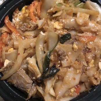 IThai Restaurant - Drunken noodles w beef - Thai Near Me - Guilford, Connecticut