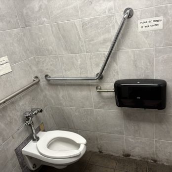 Pho Express - The clean toilet - Vietnamese Near Me - Vancouver, British Columbia Pho Express - The clean toilet - Vietnamese Near Me - Vancouver, British Columbia