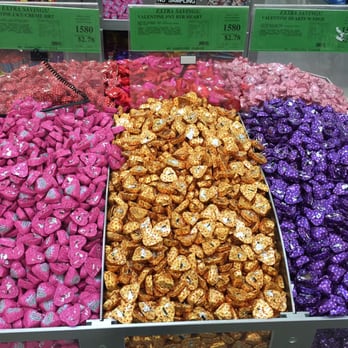 WinCo Foods - VaLentine ChocoLates - Grocery Near Me - Tracy, California
