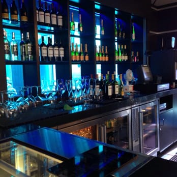 Bubbles - Champagne bar! - Wine Bars Near Me - Chicago, Illinois