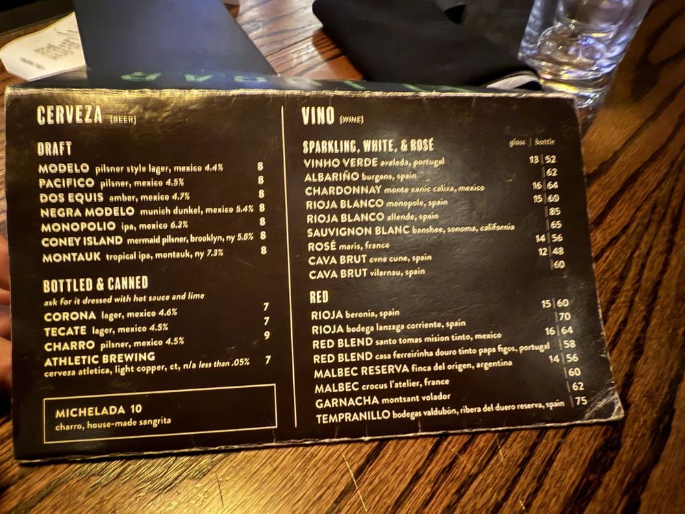 El Lugar Cantina