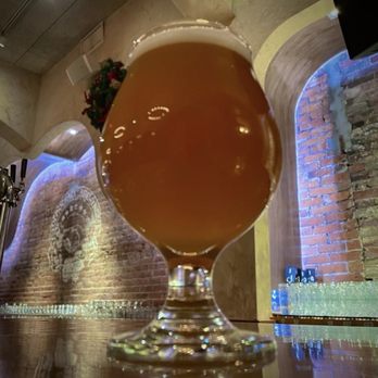Democracy Brewing - WORKER'S PINT (Blonde - American Near Me - Boston, Massachusetts