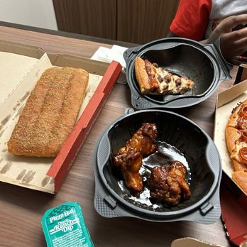 Pizza Hut - Wings and Breadsticks were amazing! - Pizza Near Me - Grapevine, Texas