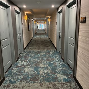 Hampton Inn Marathon - Florida Keys - Hallway to guest rooms - Hotels Near Me - Marathon, Florida