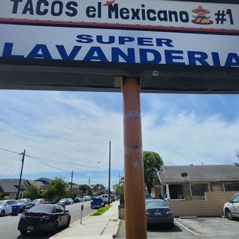 Tacos El Mexicano - parking lot - Mexican Near Me - Los Angeles, California Tacos El Mexicano - parking lot - Mexican Near Me - Los Angeles, California