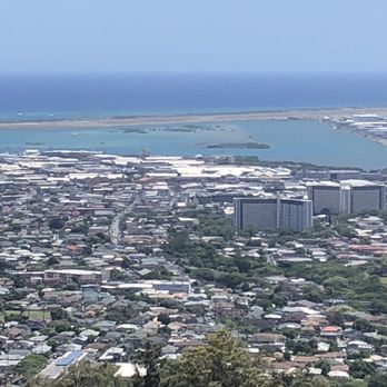 Kamanaiki Ridge Trail - Overlooking airport area - Climbing Near Me - Honolulu, Hawaii Kamanaiki Ridge Trail - Overlooking airport area - Climbing Near Me - Honolulu, Hawaii