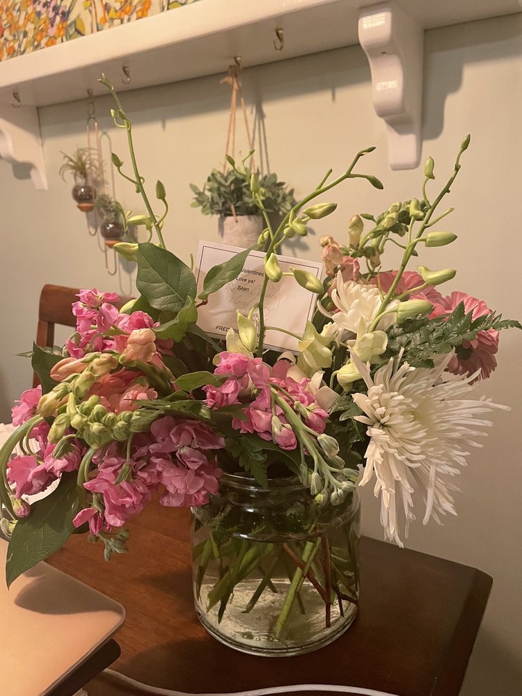 FREDERICK FLORIST 26 Photos & 31 Reviews Florists 1816 Rosemont