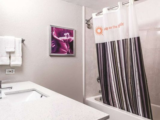La Quinta Inn & Suites by Wyndham San Antonio Downtown by null