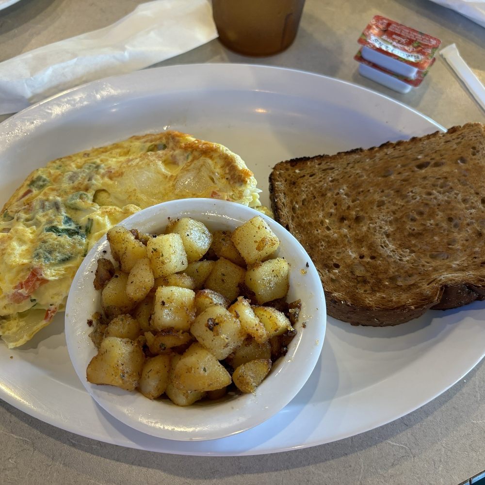 Downtown Diner - Veggie omelette - Diners Near Me - Celebration, Florida Downtown Diner - Veggie omelette - Diners Near Me - Celebration, Florida