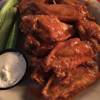 Mullen's Bar & Grill - Cheesy garlic buffalo - American Near Me - Chicago, Illinois