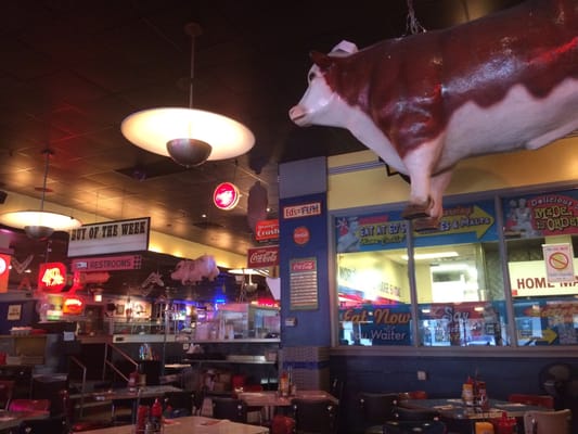 Photo of Ed Debevic's - Chicago, IL, US. Flying pigs, watch out Pinky.