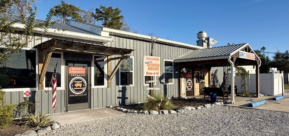 Hogpen Smokehouse Logo