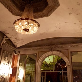 La Torre - Entryway/ceiling into dining room - Italian Near Me - Rome, RM