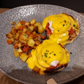 Ale & Compass Restaurant - Eggs Benedict - American Near Me - Orlando, Florida Ale & Compass Restaurant - Eggs Benedict - American Near Me - Orlando, Florida