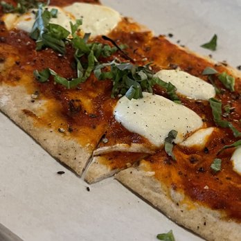 Beach & Brew - Margherita Flatbread - Bars Near Me - Venice, California