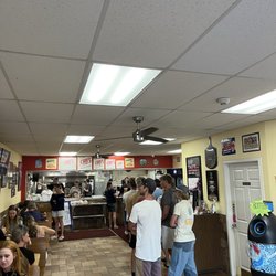 Cam's New York Pizzeria - Lobby