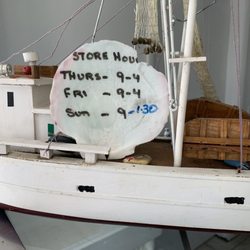 PE&DD Seafood's Little Fish Shop - Store hours
