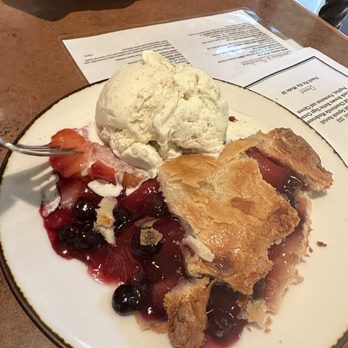 Linn's Restaurant - Pie of the month a la mode (with ice cream) $8 - American Near Me - Cambria, California