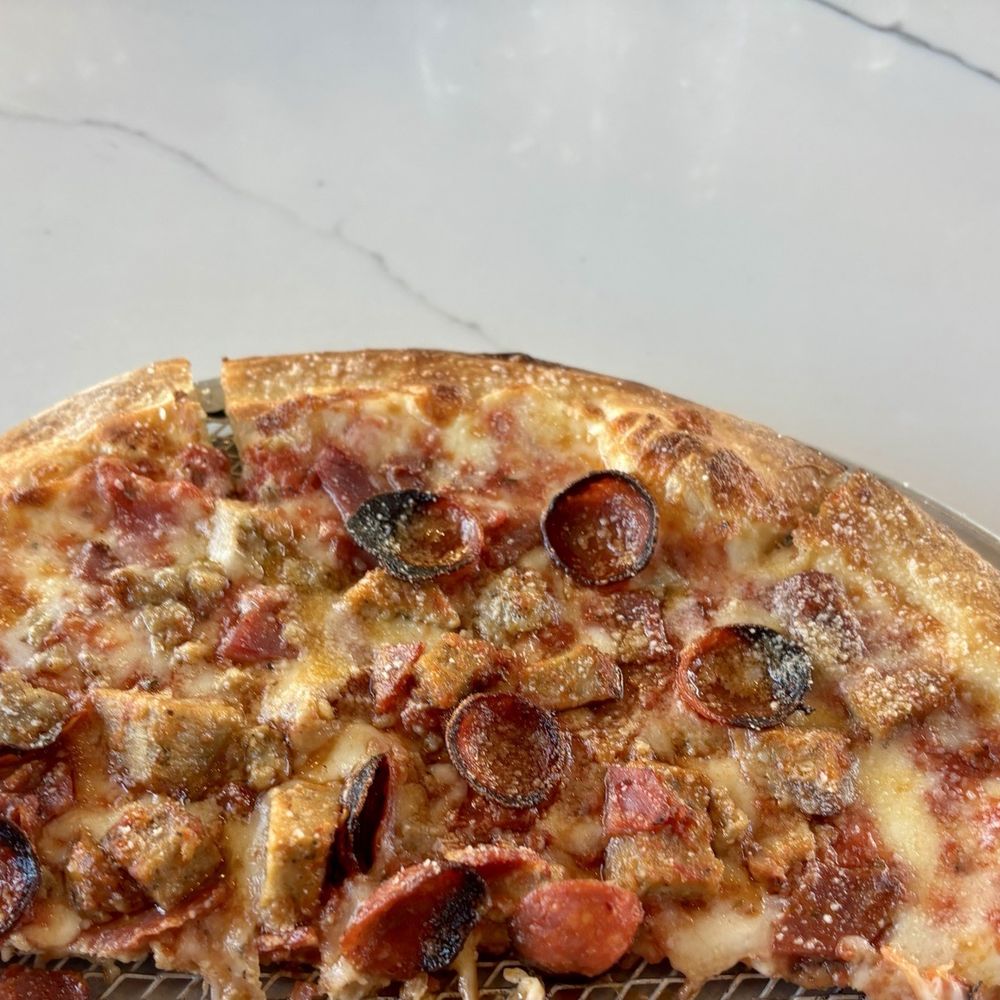Carnivore pizza