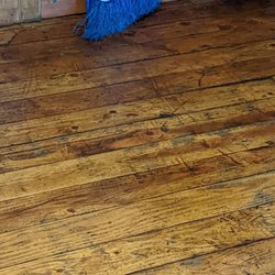 Cabins4less - Dirty unkept floor