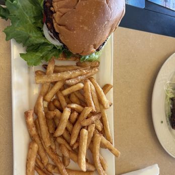 Lilikoi Lounge - And 3 of use had beach boy burgers i forgot if that's called I had veggie burger instead of the burger - Breakfast & Brunch Near Me - Waianae, Hawaii