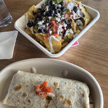 El Borracho - SOYRIZO Burrito and VEGAN Nachos - Vegan Near Me - Seattle, Washington El Borracho - SOYRIZO Burrito and VEGAN Nachos - Vegan Near Me - Seattle, Washington