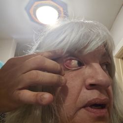 Illinois Eye Center - Was seeing if I can get some medicated eye drops.not sure who i saw when I came in but it's been at least one month my name is sarafina Rode